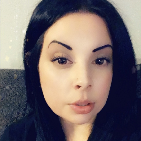 Meet your Posher, Moniqua - Picture 2 of 4